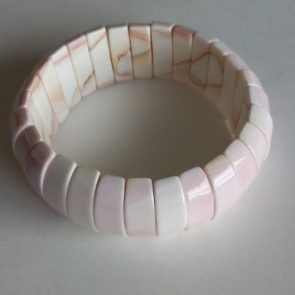 Pink and White Conch Shell Bracelet
